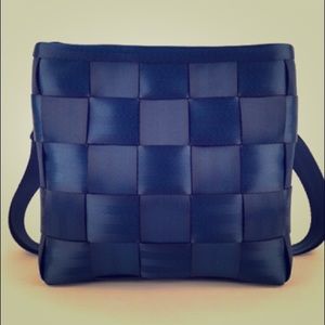 Harvey’s Original Seatbelt mini messenger
